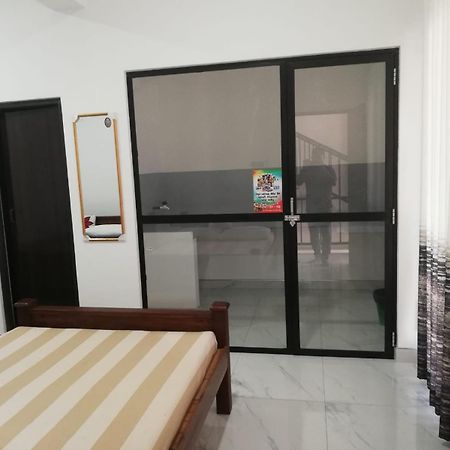 David Villa Anuradhapura Buitenkant foto